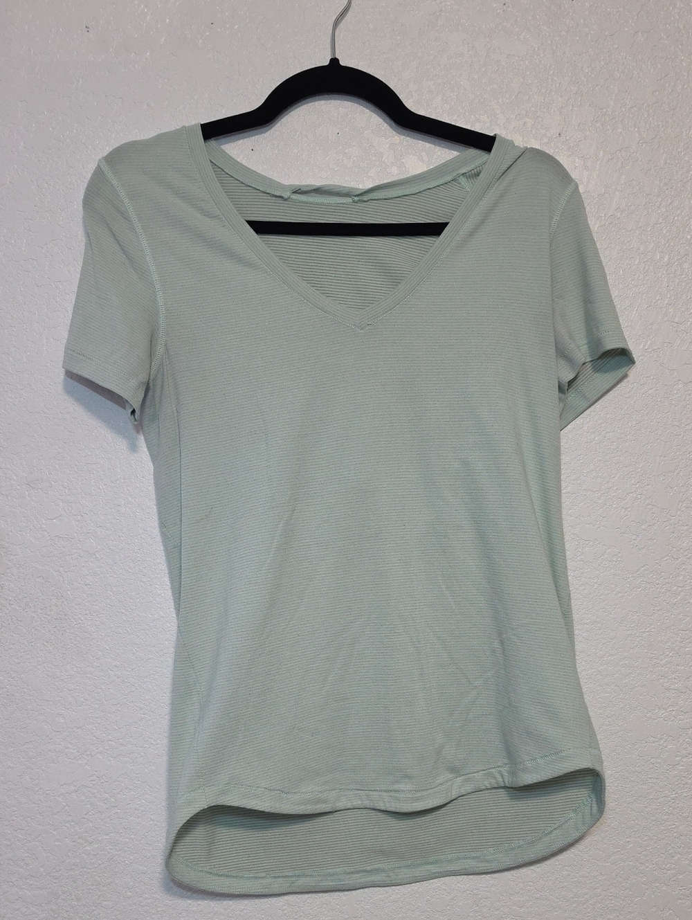 lululemon athletica Mint Green V-Neck Short Sleeve Tee